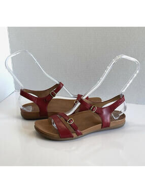 Dansko Janelle Sandals Womens Size 7.5 Red Leather Ankle Strap Buckle Flat Comfy